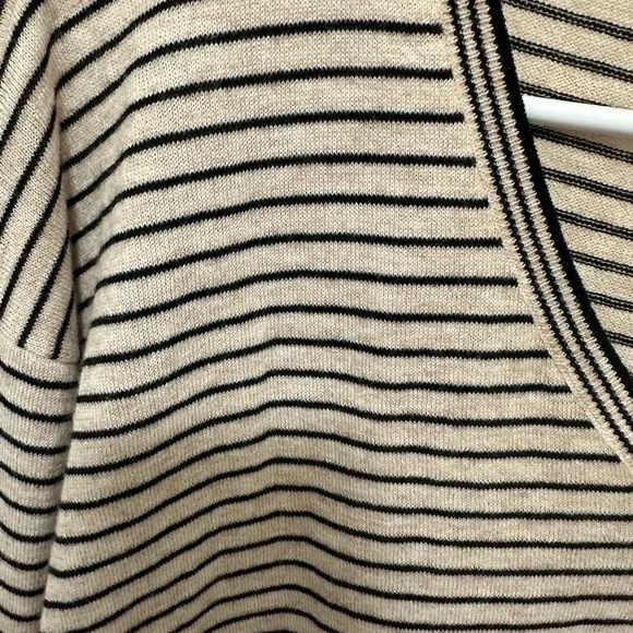 Fifteen Twenty Black and Cream Striped V-Neck Sweater, lightweight, womens XS - Picture 5 of 6